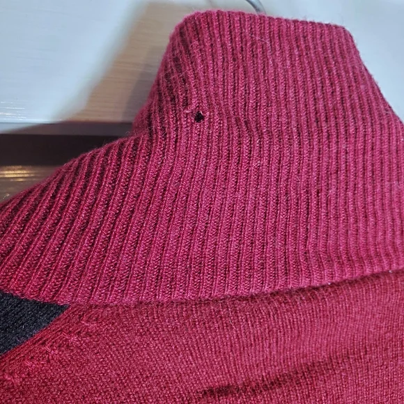 Juicy Couture Cashmere Zip Up Sweater Cardigan Size Medium Burgundy Red *FLAWS* - Picture 12 of 12